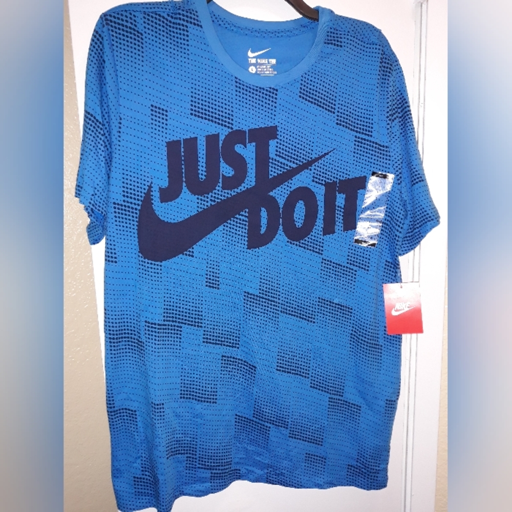 Mens Nike Tee Blue size L